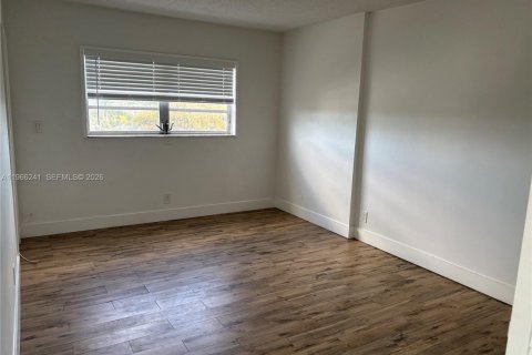 Copropriété à louer à Hollywood, Floride: 1 chambre, 83.43 m2 № 2028755 - photo 15