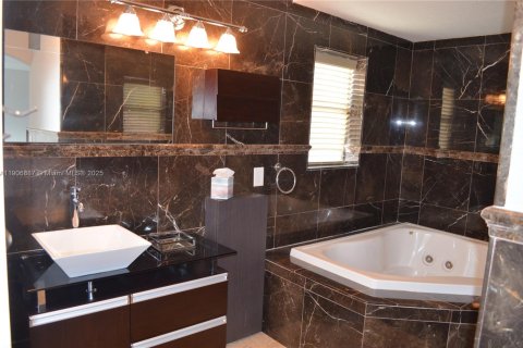 Снять в аренду виллу или дом в Пемброк-Пайнс, Флорида 3 спальни, 205.5м2, № 1963306 - фото 9