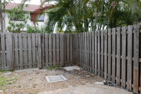 Townhouse in Fort Lauderdale, Florida 2 bedrooms, 106.74 sq.m. № 2173045 - photo 17