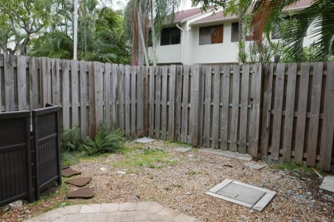 Townhouse in Fort Lauderdale, Florida 2 bedrooms, 106.74 sq.m. № 2173045 - photo 16