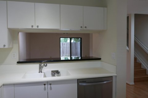 Townhouse in Fort Lauderdale, Florida 2 bedrooms, 106.74 sq.m. № 2173045 - photo 4