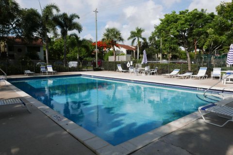 Townhouse in Fort Lauderdale, Florida 2 bedrooms, 106.74 sq.m. № 2173045 - photo 30