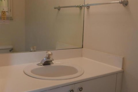 Townhouse in Fort Lauderdale, Florida 2 bedrooms, 106.74 sq.m. № 2173045 - photo 13
