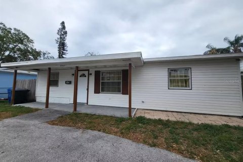 Casa en venta en Saint Petersburg, Florida, 4 dormitorios, 128.02 m2 № 2123022 - foto 2