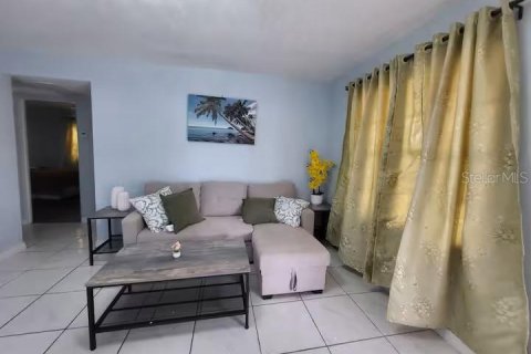 Casa en venta en Saint Petersburg, Florida, 4 dormitorios, 128.02 m2 № 2123022 - foto 7