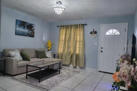 Casa en venta en Saint Petersburg, Florida, 4 dormitorios, 128.02 m2 № 2123022 - foto 4