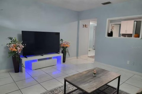 Casa en venta en Saint Petersburg, Florida, 4 dormitorios, 128.02 m2 № 2123022 - foto 6