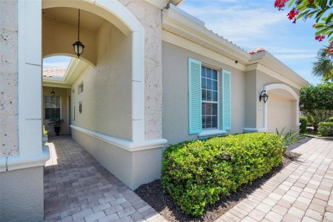 House in Sarasota, Florida 3 bedrooms, 191.38 sq.m. № 1736638 - photo 2