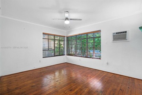 Condominio en venta en Miami Beach, Florida, 37.16 m2 № 1984287 - foto 1