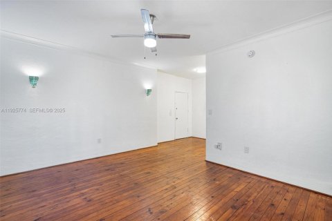 Condominio en venta en Miami Beach, Florida, 37.16 m2 № 1984287 - foto 9