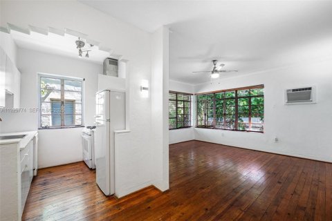 Condominio en venta en Miami Beach, Florida, 37.16 m2 № 1984287 - foto 5