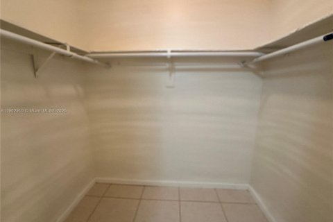 Condo in North Miami, Florida, 1 bedroom  № 1955974 - photo 8
