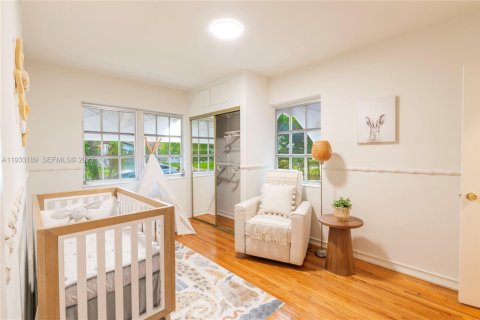 House in Miami Springs, Florida 3 bedrooms, 150.87 sq.m. № 1992614 - photo 20