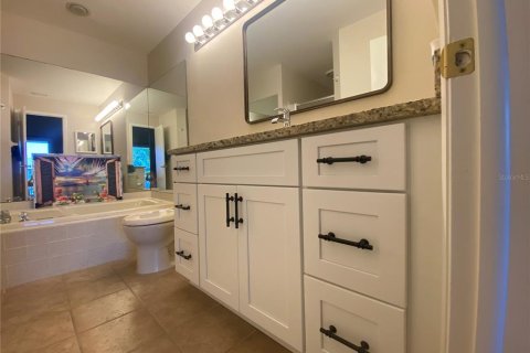 Condominio en alquiler en Treasure Island, Florida, 2 dormitorios, 90.12 m2 № 1759975 - foto 19