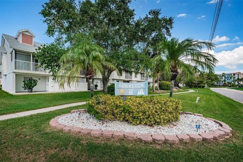 Condominio en alquiler en Treasure Island, Florida, 2 dormitorios, 90.12 m2 № 1759975 - foto 6