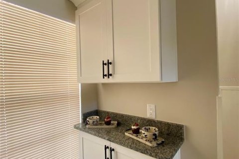 Condominio en alquiler en Treasure Island, Florida, 2 dormitorios, 90.12 m2 № 1759975 - foto 9