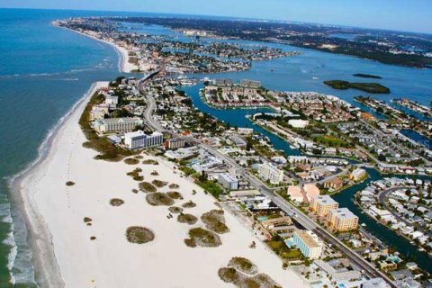 Condominio en alquiler en Treasure Island, Florida, 2 dormitorios, 90.12 m2 № 1759975 - foto 3