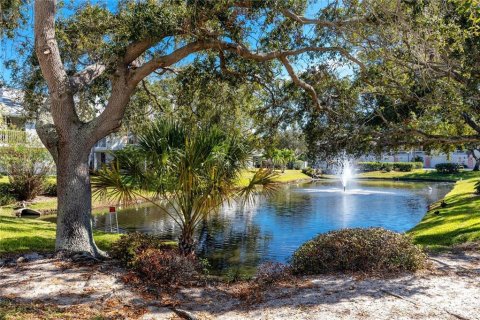 Condominio en alquiler en Treasure Island, Florida, 2 dormitorios, 90.12 m2 № 1759975 - foto 1