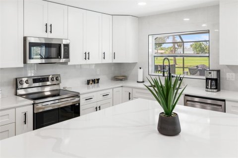 House in Rotonda, Florida 3 bedrooms, 161.28 sq.m. № 1886780 - photo 7