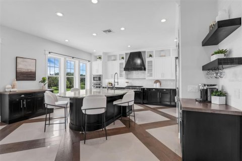 House in Winter Garden, Florida 5 bedrooms, 505.48 sq.m. № 1829765 - photo 12
