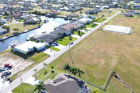 Land in Cape Coral, Florida № 2162826 - photo 3