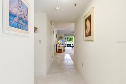 Condo in Bradenton, Florida, 2 bedrooms  № 2142325 - photo 12