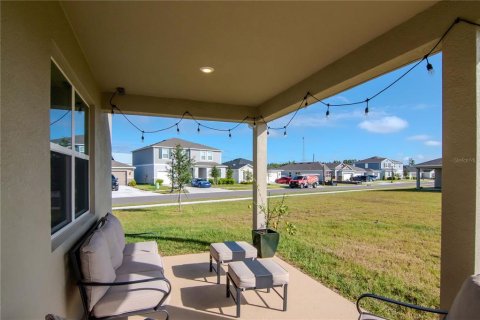 House in Land O' Lakes, Florida 5 bedrooms, 238.39 sq.m. № 2226164 - photo 27