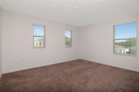 House in Land O' Lakes, Florida 5 bedrooms, 238.39 sq.m. № 2226164 - photo 18