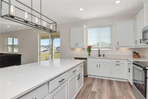 House in Land O' Lakes, Florida 5 bedrooms, 238.39 sq.m. № 2226164 - photo 4