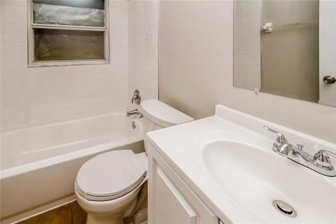 Снять в аренду виллу или дом в Апопка, Флорида 7 комнат, 107.12м2, № 1908370 - фото 12