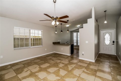 Снять в аренду виллу или дом в Апопка, Флорида 7 комнат, 107.12м2, № 1908370 - фото 3