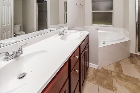 Снять в аренду виллу или дом в Апопка, Флорида 7 комнат, 107.12м2, № 1908370 - фото 8