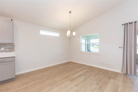 Casa en venta en Zephyrhills, Florida, 4 dormitorios, 186.18 m2 № 2230986 - foto 10