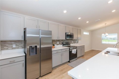 Casa en venta en Zephyrhills, Florida, 4 dormitorios, 186.18 m2 № 2230986 - foto 15