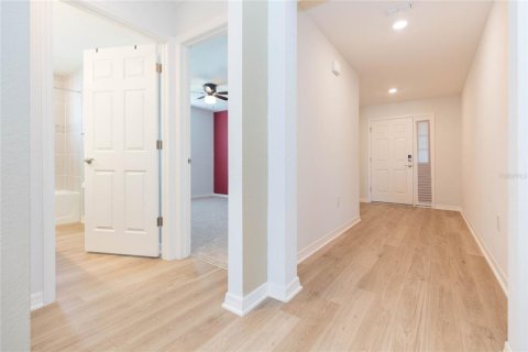 Casa en venta en Zephyrhills, Florida, 4 dormitorios, 186.18 m2 № 2230986 - foto 6
