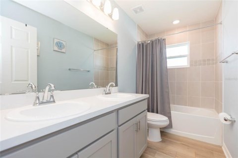 Casa en venta en Zephyrhills, Florida, 4 dormitorios, 186.18 m2 № 2230986 - foto 21