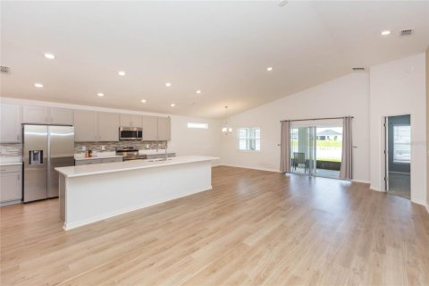 Casa en venta en Zephyrhills, Florida, 4 dormitorios, 186.18 m2 № 2230986 - foto 3