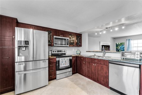 Townhouse in Hollywood, Florida 4 bedrooms, 168.62 sq.m. № 1830832 - photo 9