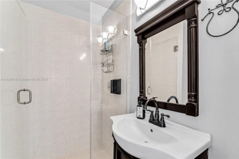 Townhouse in Hollywood, Florida 4 bedrooms, 168.62 sq.m. № 1830832 - photo 18