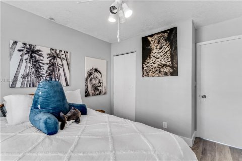 Townhouse in Hollywood, Florida 4 bedrooms, 168.62 sq.m. № 1830832 - photo 17