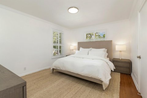 House in Palm Beach, Florida 4 bedrooms, 216.83 sq.m. № 2184941 - photo 10