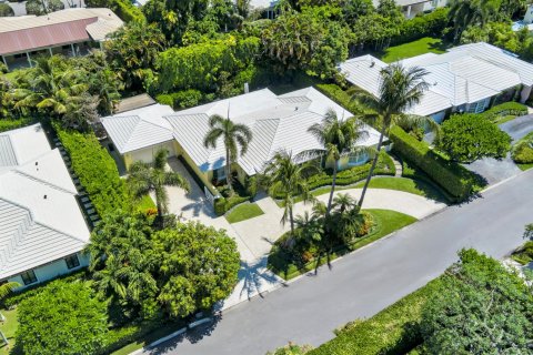 House in Palm Beach, Florida 4 bedrooms, 216.83 sq.m. № 2184941 - photo 16