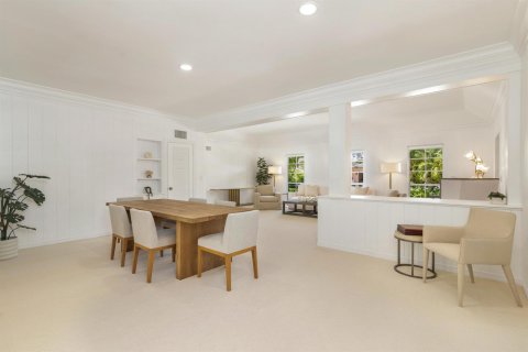 House in Palm Beach, Florida 4 bedrooms, 216.83 sq.m. № 2184941 - photo 4