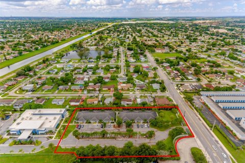 Купить коммерческую недвижимость в Майами-Гарденс, Флорида № 2008737 - фото 7