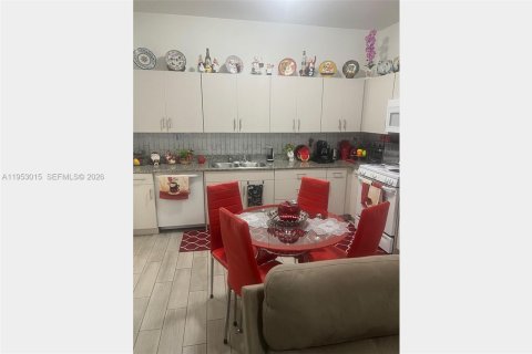 Купить коммерческую недвижимость в Майами-Гарденс, Флорида № 2008737 - фото 17