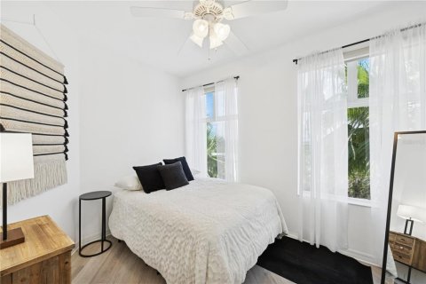 Condo in Nokomis, Florida, 2 bedrooms  № 1760605 - photo 13