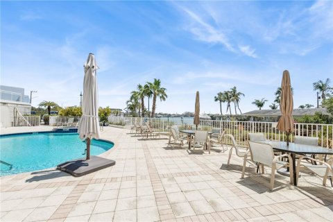 Condo in Nokomis, Florida, 2 bedrooms  № 1760605 - photo 21