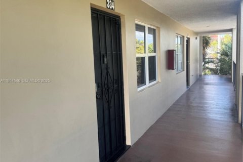 Купить кондоминиум в Лодердейл-Лейкс, Флорида 1 спальня, 65.5м2, № 2035515 - фото 20