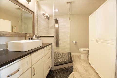 Condo in Saint Petersburg, Florida, 1 bedroom  № 1902688 - photo 14