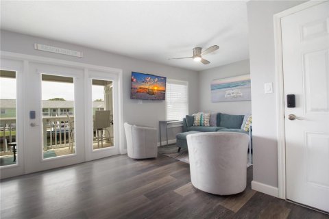 Condo in Saint Petersburg, Florida, 1 bedroom  № 1902688 - photo 10